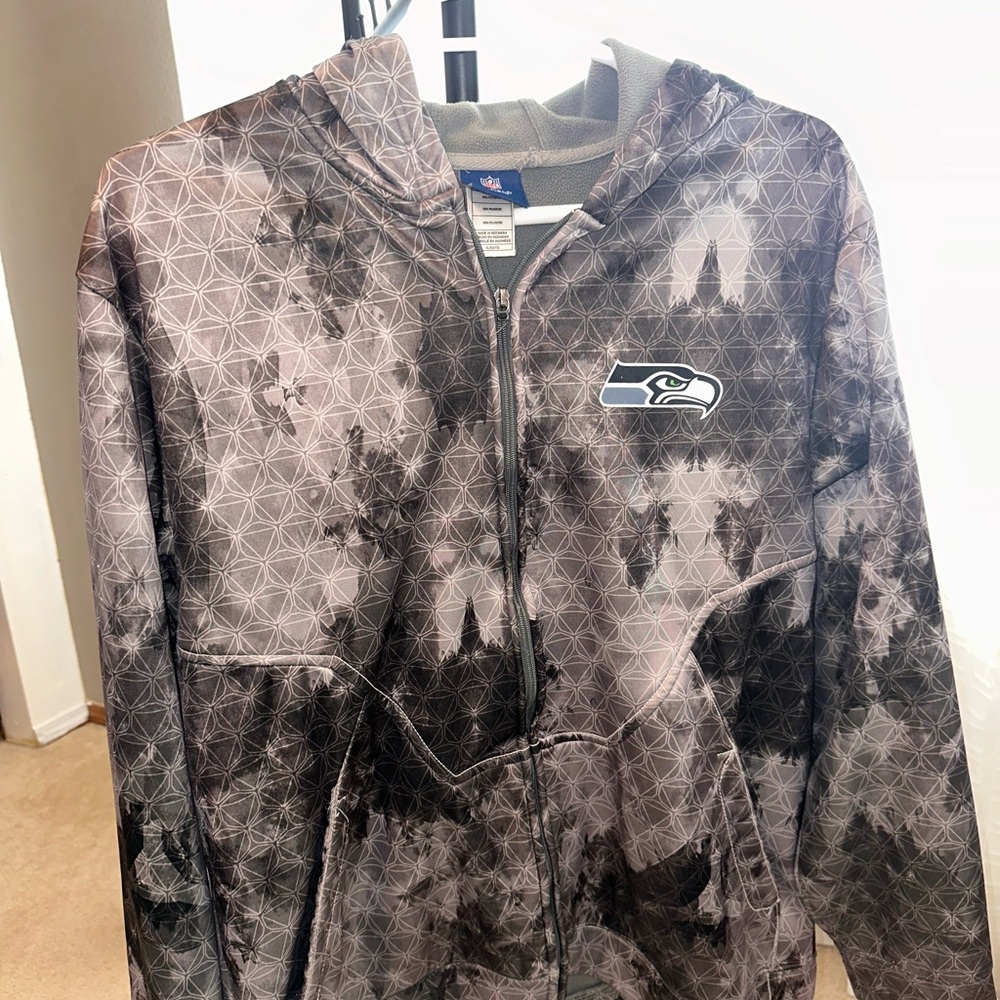 Reebok Seattle Seahawks Men's Geometric Pattern Jacket - Black and Gray. Vintage